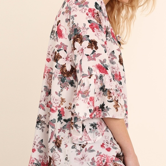 Nwt Floral Angel-Sleeve Top with Neck Tie - Picture 3 of 4